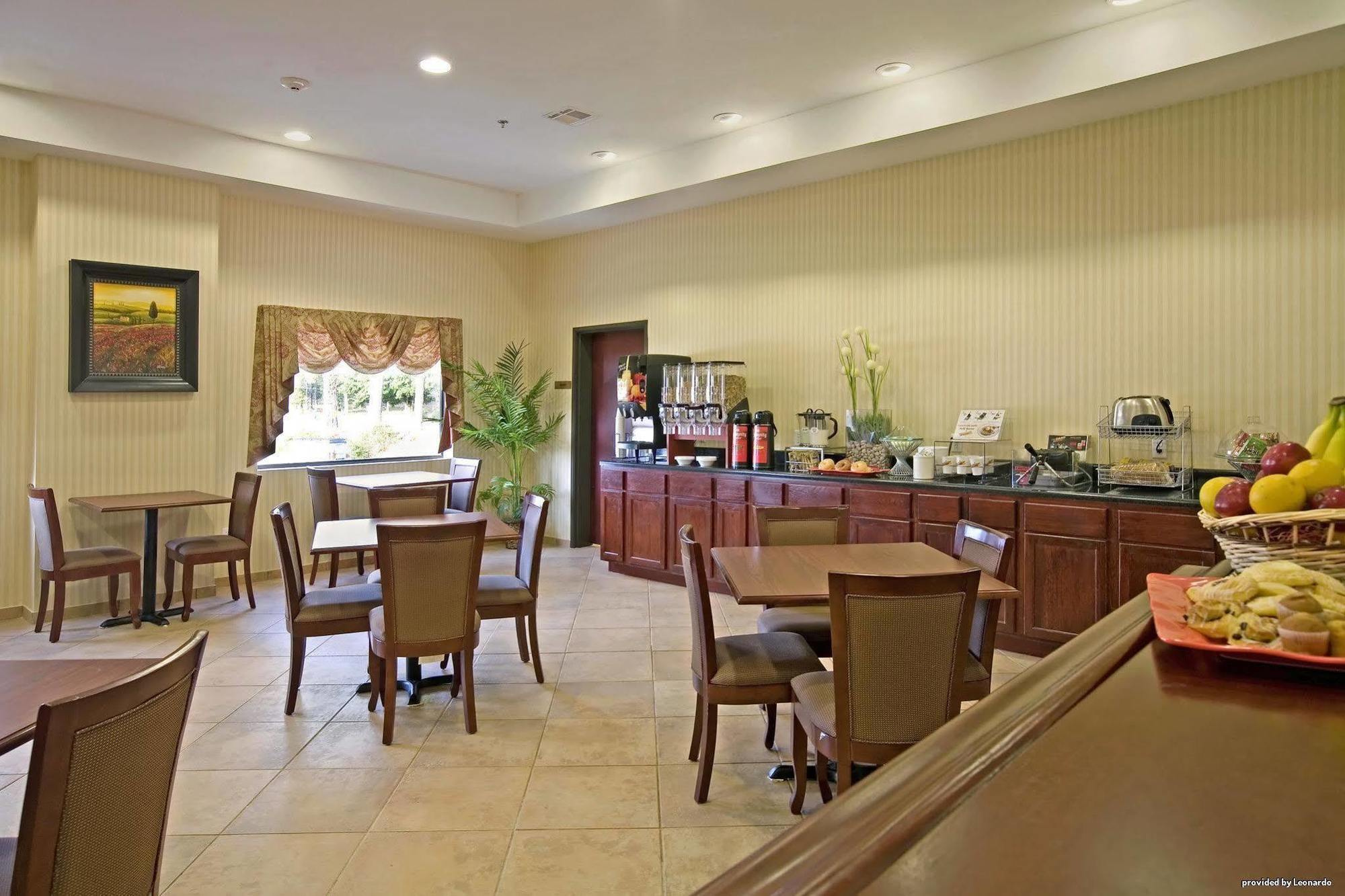 Baymont By Wyndham Mccomb Otel Restoran fotoğraf